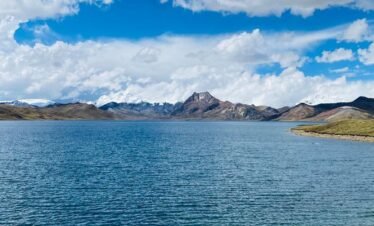 💎 Singrenacocha: Espejo Azul de los Andes